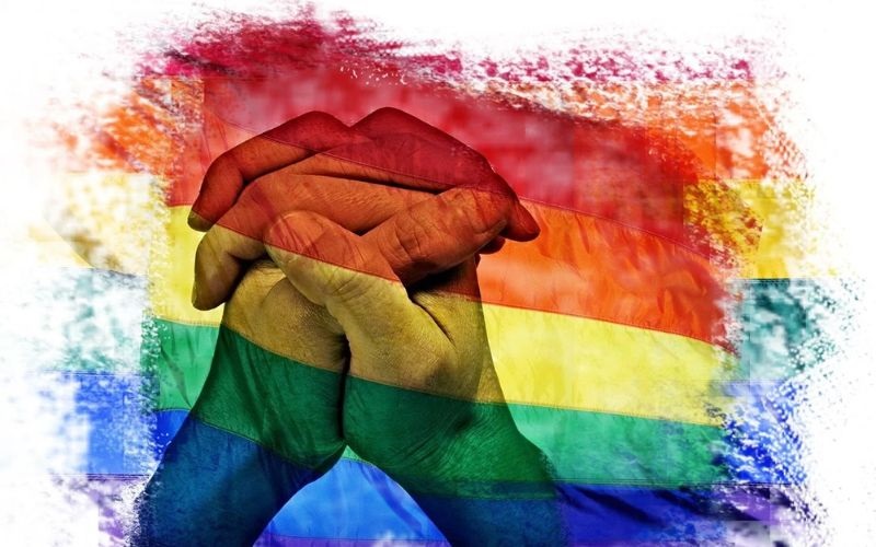 Giúp kết nối với nhiều người trong cộng đồng LGBT